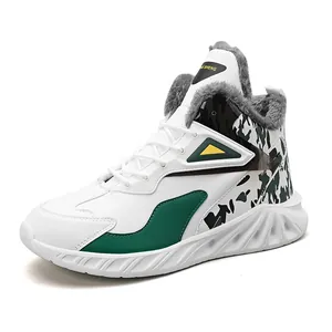 Sneakers alte da uomo in pelle bianca con dettagli camo e calda fodera in pelliccia