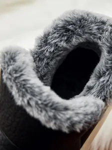 Bottes d'hiver en cuir noir avec doublure épaisse en fausse fourrure grise chaude
