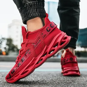 Rode ademende mesh-sneakers voor heren met trendy blade-zool en stijlvolle letterbanden