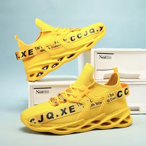 Lichtgele ademende mesh sportsneakers met unieke holle zool in blade-stijl voor heren