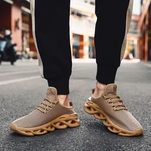 Μοντέρνα ανδρικά χακί sneakers από διαπνέον πλέγμα με σόλα σε σχήμα λεπίδας
