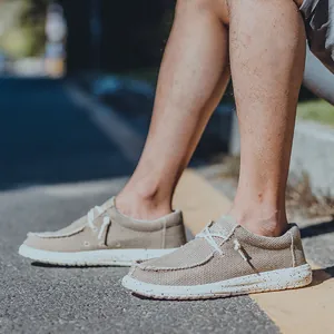 Men's low-top canvas sneakers in beige with drawstring laces and speckled soles