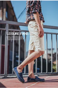 Ανδρικά loafers από καμβά σε μπλε σκούρο με μπεζ σορτς και καρό κόκκινο-μπλε πουκάμισο
