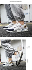 Détail de chaussures de running multi-matières avec semelle épaisse et mesh aéré