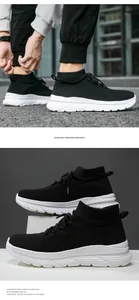 Détail du tissu flyknit respirant et de la semelle épaisse ondulée sur baskets de sport