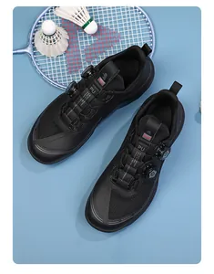 Nahaufnahme schwarzer Badminton-Schuh mit doppeltem Drehverschluss und Mesh-Gewebe