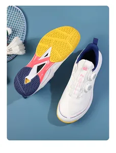 Detailansicht Profi-Sportschuh mit Drehverschluss und atmungsaktivem Mesh-Material