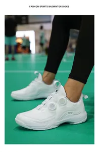 Detail weißer Badminton-Schuhe mit seitlichem BOA-Drehverschluss und Mesh-Obermaterial