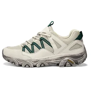 Outdoor wandelschoenen voor heren met beige suède mesh en duurzame rubberen zool