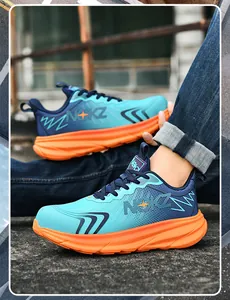 Nahaufnahme der Outdoor-Sicherheitsschuhe in Blau und Orange mit rutschfester MD-Sohle