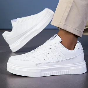 Zapatillas blancas de hombre con suela de plataforma gruesa, puntera transpirable y goma