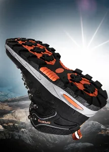 Detailansicht der High-Top-Wanderschuhe mit TPR-Antirutschsohle und starkem Grifffest