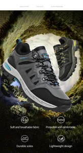 Detailansicht der Wanderschuhe mit tiefem Gummiprofil und verstärktem Zehenschutz für Outdoor