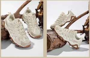 Detailansicht der atmungsaktiven Outdoor-Wanderschuhe mit rutschfester Gummisohle und Schnürung