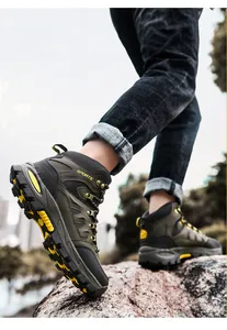 Detailansicht der Herren-Wanderschuhe mit High-Top-Design und Anti-Rutsch-Sohle