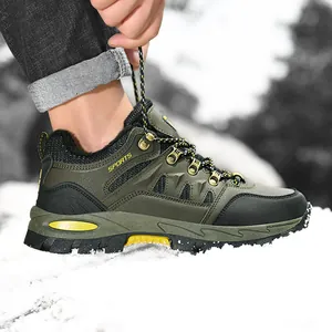 Winter wandelschoenen in legergroen met warme fleecevoering en antislip rubberen zool