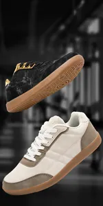 Vista dettagliata delle scarpe fitness eleganti con suola in gomma per uomo e donna