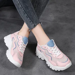Sneakers platform rosa da donna con mesh traspirante e suola spessa in gomma