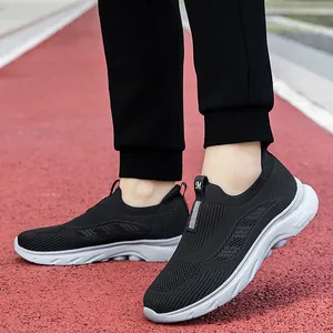 Γυναικεία αθλητικά παπούτσια slip-on από διαπνέον πλέγμα με αντικραδασμική σόλα