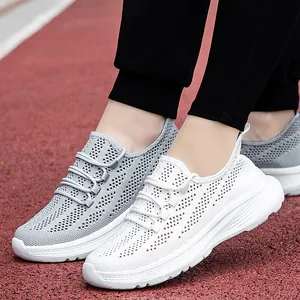 Scarpe da corsa in mesh leggere e traspiranti per uomo e donna su pista atletica