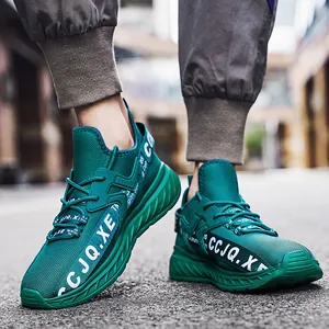 Scarpe da corsa uomo verde acqua con suola spessa e tomaia in rete traspirante di tendenza