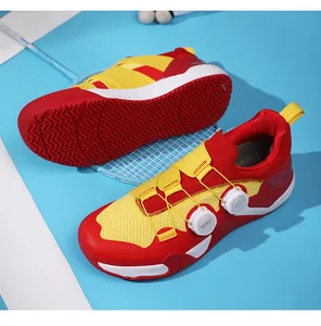 Detailansicht von Badmintonschuhen mit Doppel-Drehverschluss und rutschfester Sohle