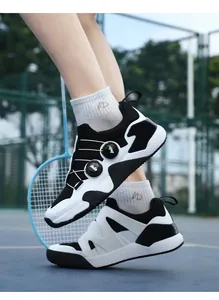Details professioneller Badmintonschuhe mit Doppel-Drehverschluss und atmungsaktivem Mesh