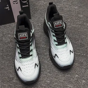 Scarpe sportive da uomo leggere e traspiranti in mesh con design bianco verde e nero