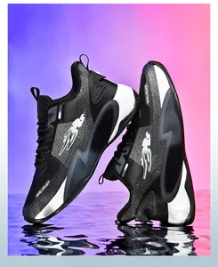 Detail des atmungsaktiven Mesh-Obermaterials und FALL2089-Logos auf Basketballschuhen