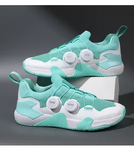 Detailansicht der mintgrünen Sportschuhe mit Dual-Drehverschluss-System und atmungsaktivem Mesh