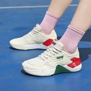 Chaussures de tennis blanches légères et respirantes avec motifs verts et mesh