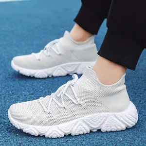 Weiße Plateau-Stricksneaker für Damen und Herren mit atmungsaktivem Mesh und Wellensohle