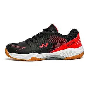 Lichtgewicht zwart-rode badmintonschoenen met antislip rubberen zolen voor sporten