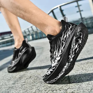 Zapatillas de correr de malla para hombre con patrón de llama y suelas gruesas de espuma