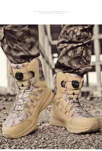 Détail de bottes tactiques camouflage désert avec système de laçage rotatif AS33