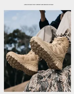 Robuuste tactische outdoorlaarzen met dikke rubberen zolen en antislip profiel voor hiken