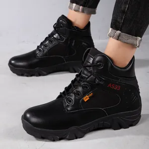 Detailansicht der Wanderschuhe mit Cordura-Gewebe und griffiger Gummisohle