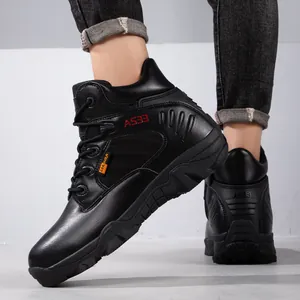 Detail der Cordura-Leder-Einsatzstiefel mit rutschfester Sohle und Seitenprofil