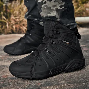 Schwarze Outdoor-Taktikstiefel für Herren mit robuster Gummisohle für Wandern und Training