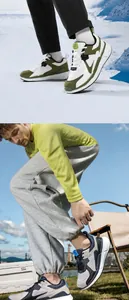 Details des mit Fleece gefütterten Innenraums von Outdoor-Sportschuhen für den Winter