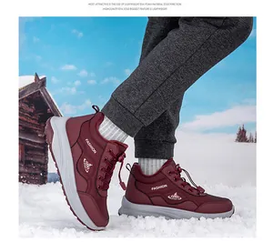 Chaussure d'hiver rouge foncé avec doublure peluche et semelle légère en EVA