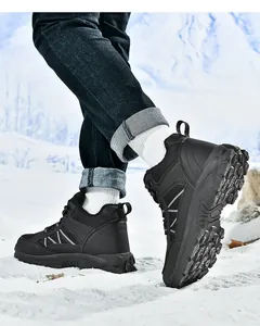 Botas de nieve negras de invierno con forro polar y suelas de goma antideslizantes de trekking