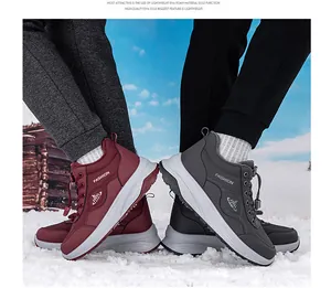 Détail de bottines d'hiver thermiques avec doublure peluche et semelle épaisse en EVA