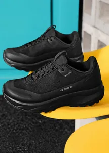 Détail de la tige en maille respirante et semelle antidérapante pour chaussures homme