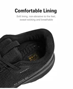 Détail macro de baskets en mesh respirant avec col rembourré pour le soutien de la cheville