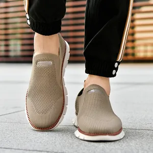 Chaussures décontractées en maille respirante pour hommes avec semelle blanche