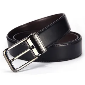 Cintura classica in pelle nera da uomo con fibbia ad ardiglione in argento lucido