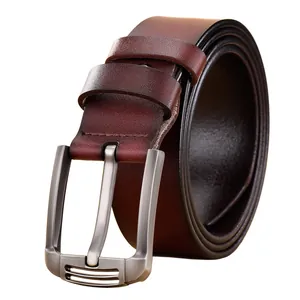 Ceinture vintage en cuir marron foncé pour homme avec boucle argentée mate style business