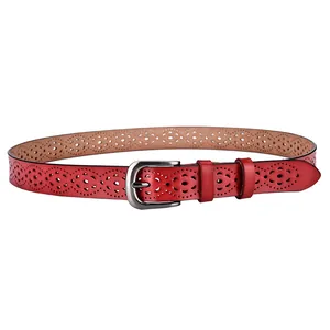 Cintura da donna in vera pelle rossa con design traforato e fibbia in metallo argento