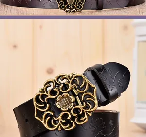 Détail de ceinture en cuir gaufré vintage avec boucle fleurie évidée pour femmes